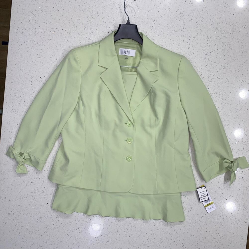 Le Suit Women's Size 14 Petite Jacket & Skirt Suit, Celery Green
